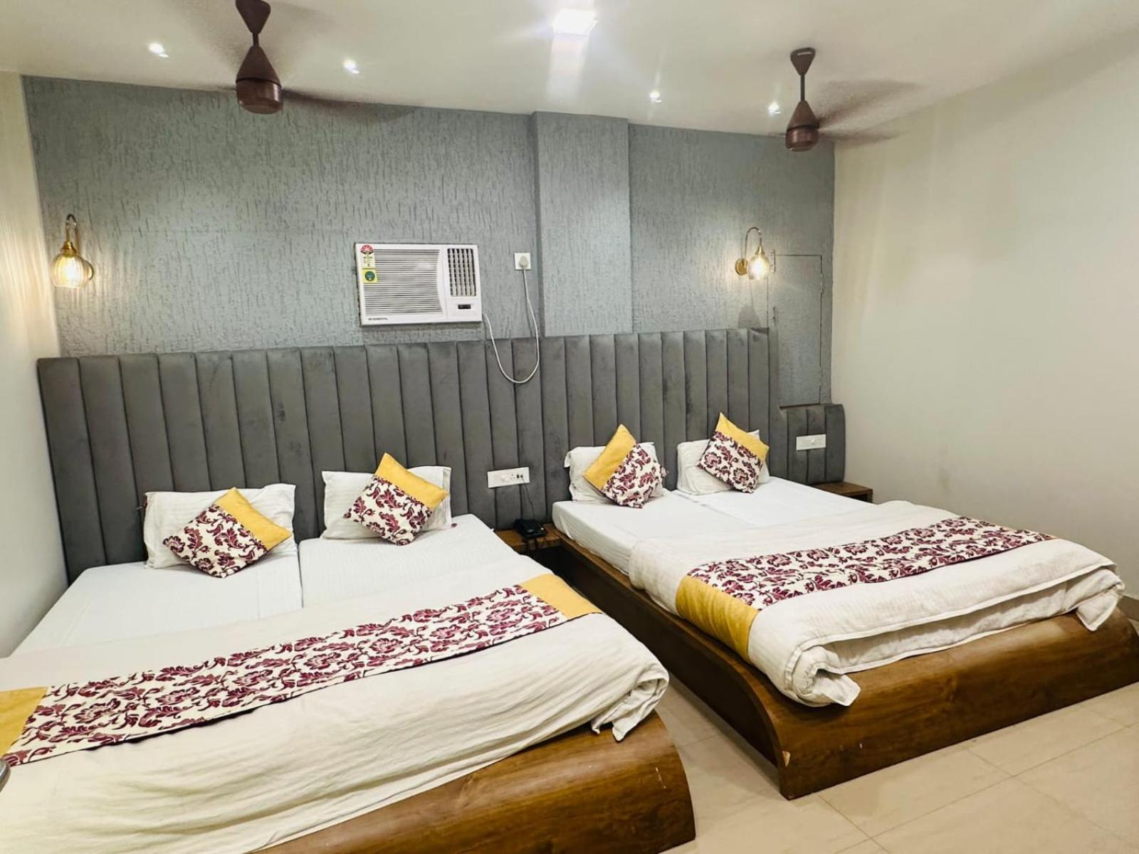 Hotel Deva Inn Varanasi Exterior foto