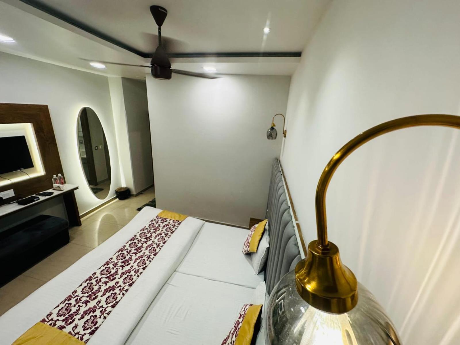 Hotel Deva Inn Varanasi Exterior foto
